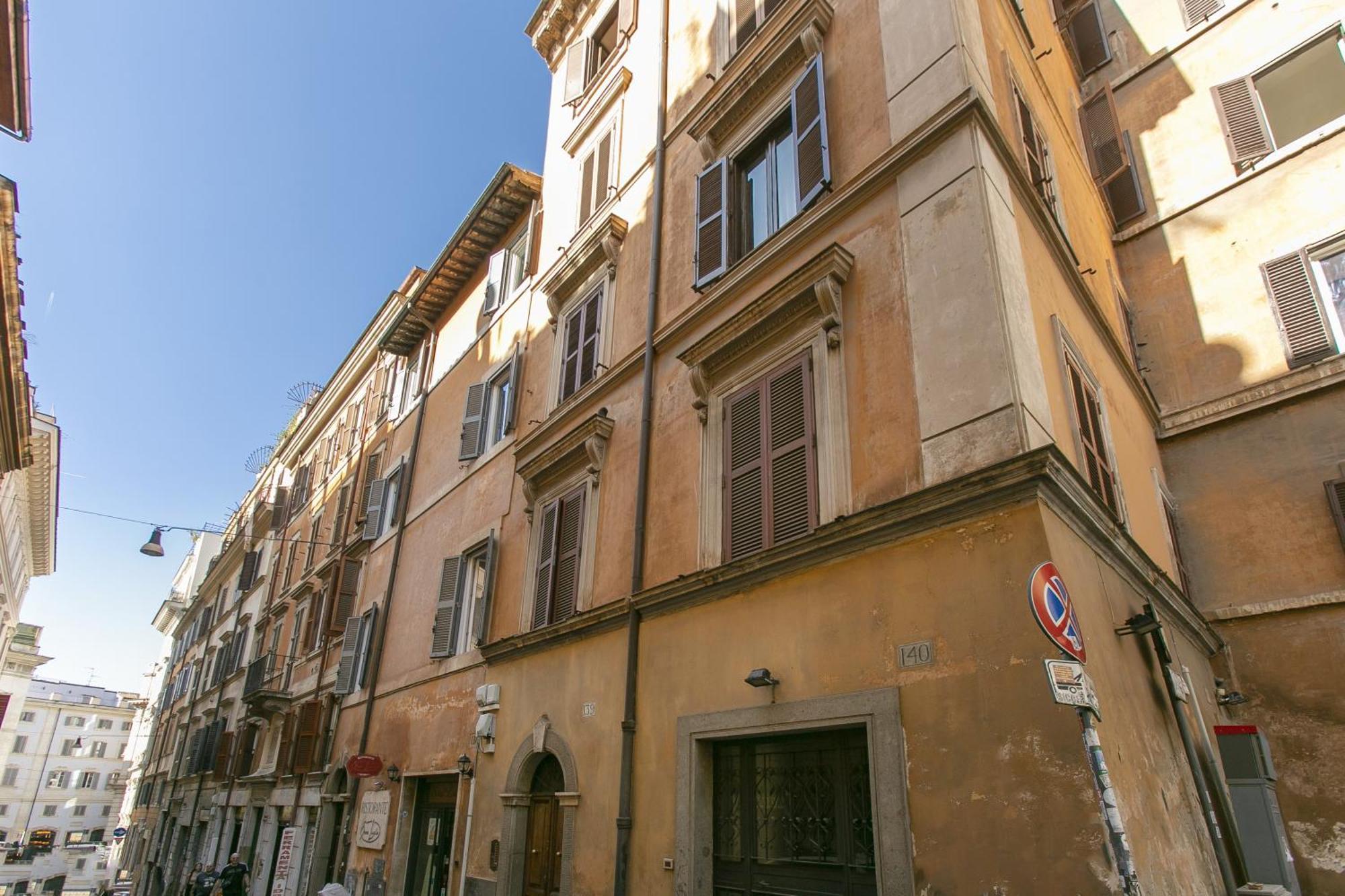 Trevi Little Palace #3 — Foto 1